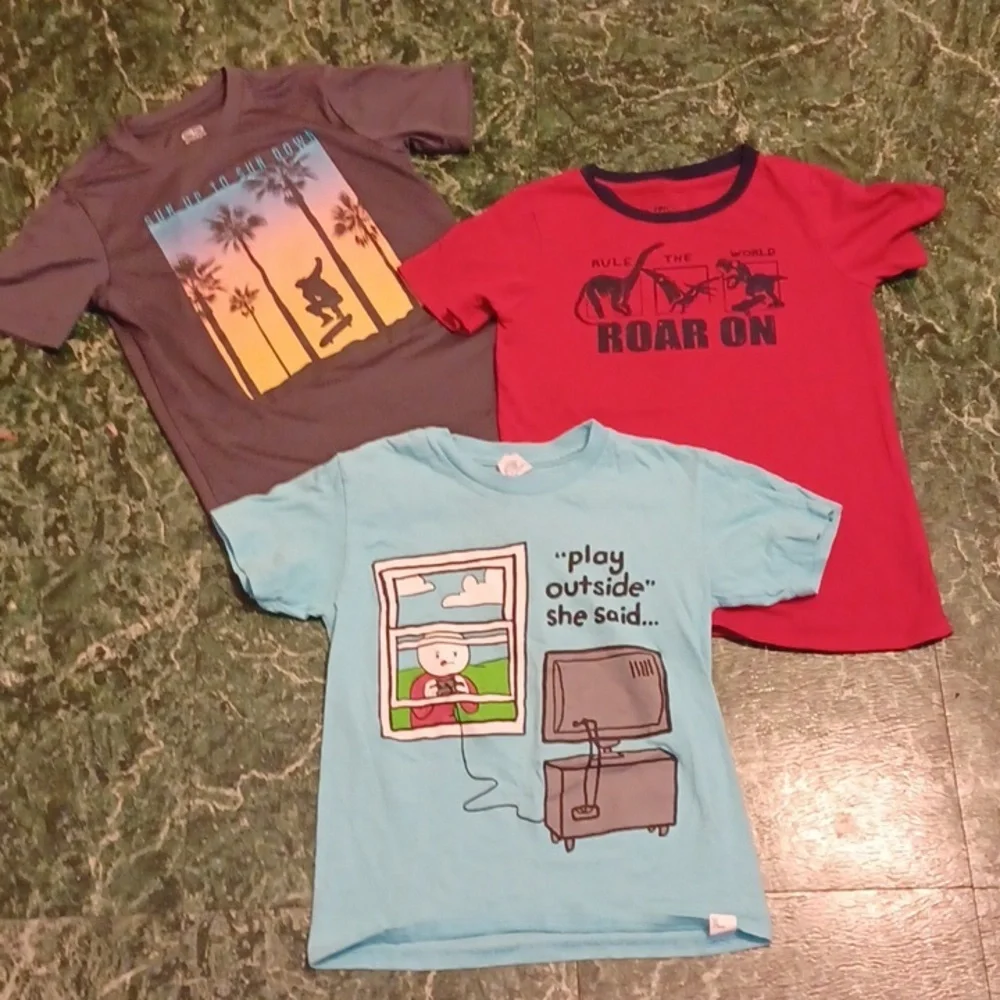 Wrangler jeans size 7, 2 pair, 3 tee shirts size 6-7